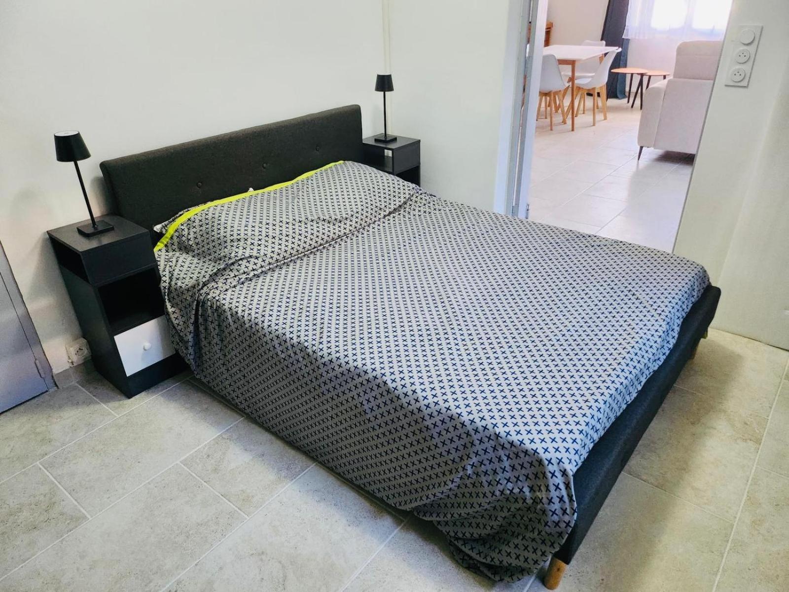 Appartement Paisible Pour 4 Personnes มงต์เปอลิเยร์ ภายนอก รูปภาพ